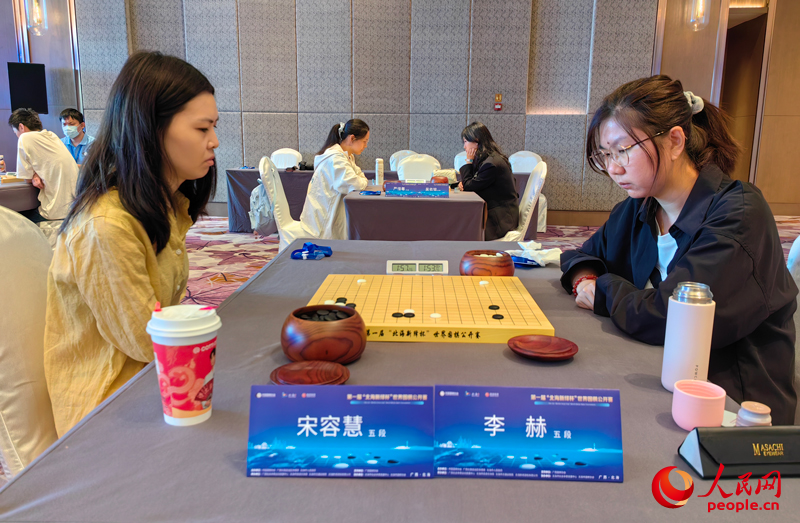 柯洁巅峰对决再现，热血激战于围棋赛场